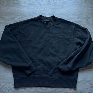 BLACK SWEATSHIRT UNIQLO